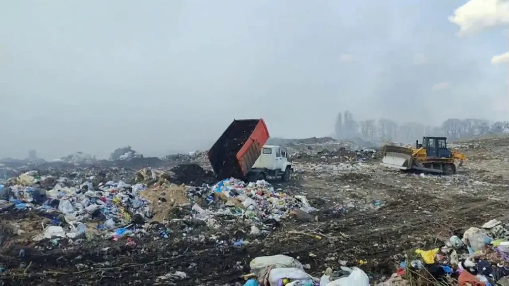 На полігоні у Павлограді знову зафіксували підпали: очевидці бачили групу підлітків