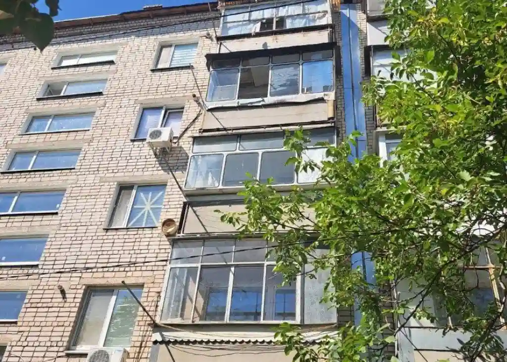 Обстріли Дніпропетровщини: четверо поранених та пошкоджені будівлі