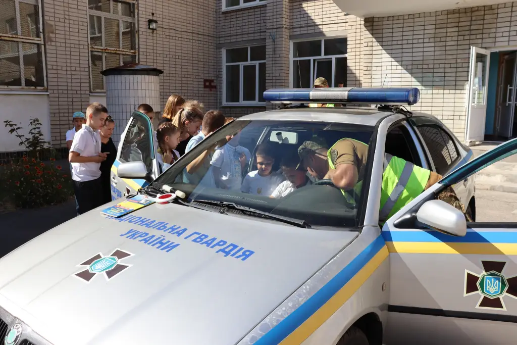 Нацгвардійці провели для ліцеїстів пізнавальну лекцію з безпеки на дорозі