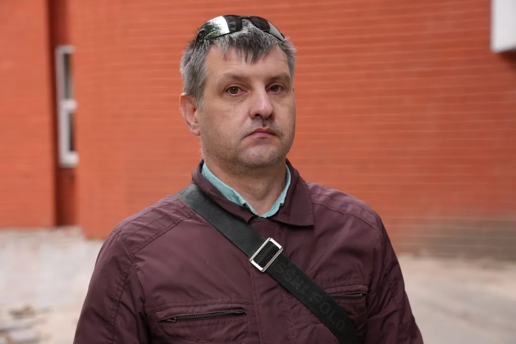 Дівчинку, на яку впала інсталяція у парку Дніпра, виписали з лікарні: батько розповів про наслідки