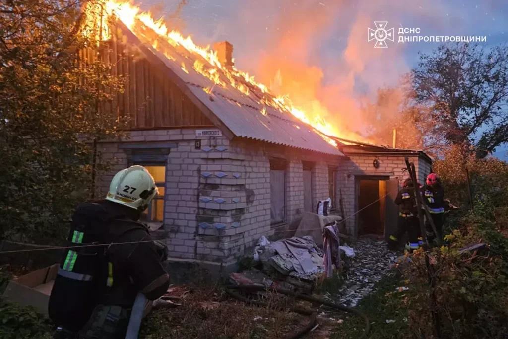 У Павлограді пожежники загасили вогонь у приватному будинку