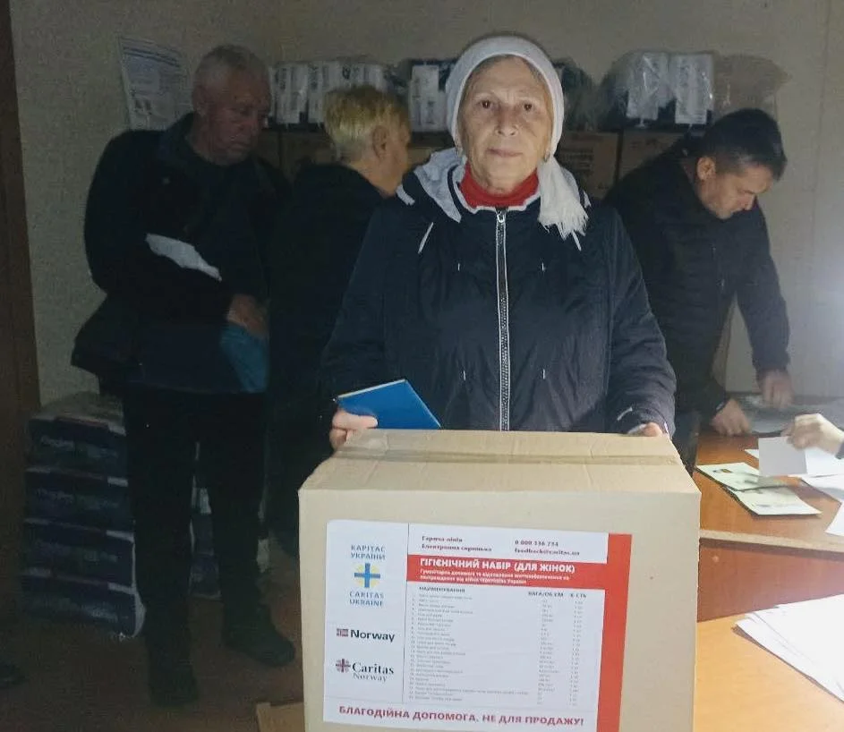 У Павлограді переселенці з Донеччини отримали гігієнічні набори від благодійників