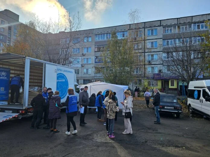 «Проліска» надала допомогу мешканцям Павлограда, які постраждали від обстрілу