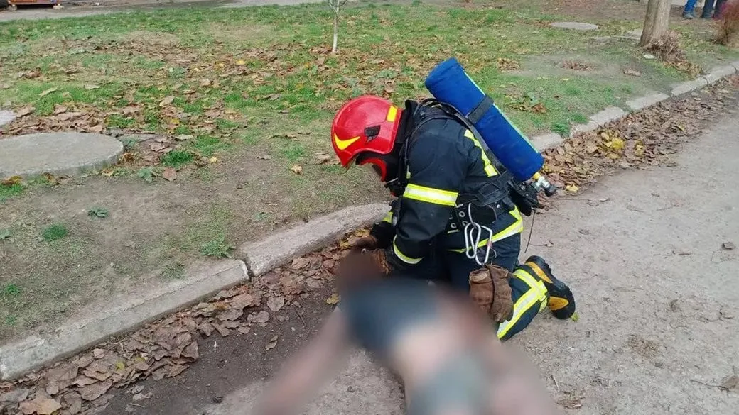 Три пожежі за день на Дніпропетровщині: загибла жінка і двоє врятованих чоловіків