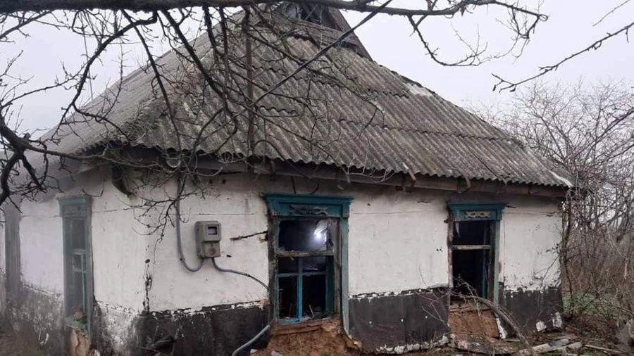 Чоловіка врятували під час пожежі на Дніпропетровщині: отруївся продуктами горіння