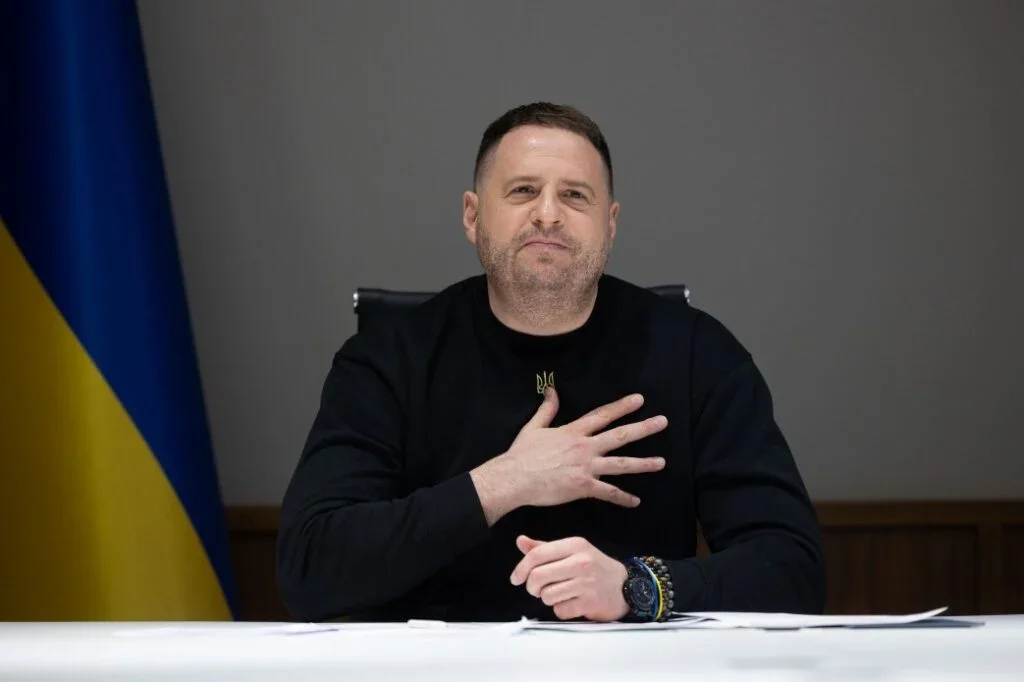 Зеленський змінив склад РНБО і Ставки, виключивши Єрмака після його звільнення
