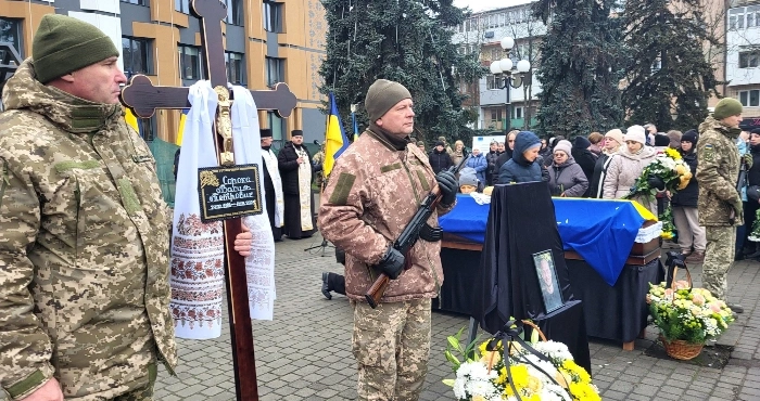 Ковель прощався з воїном, який повернувся додому «На щиті»