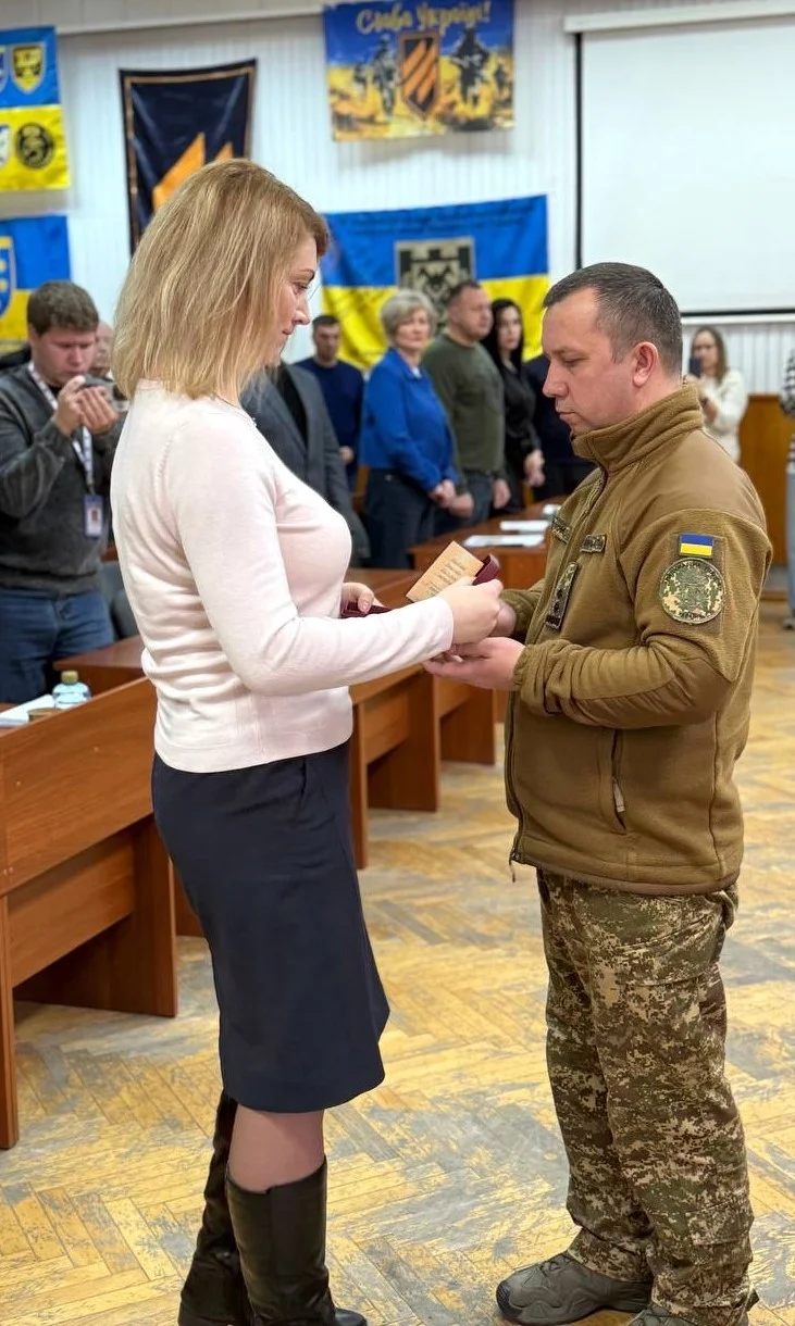 Павлоград вшанував полеглих захисників державними нагородами