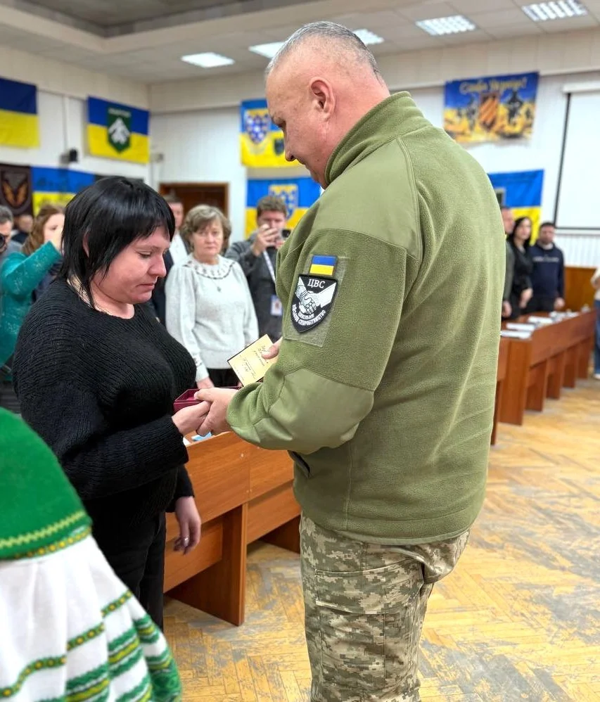 Павлоград вшанував полеглих захисників державними нагородами