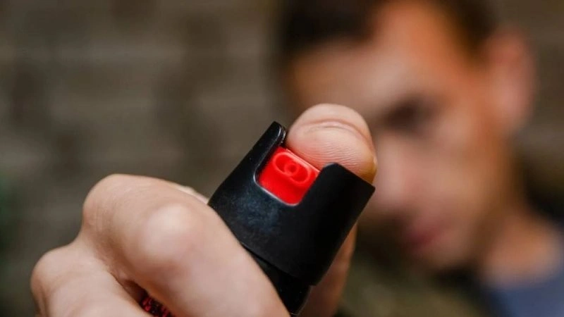Погоня на проспекті Свободи: у Кременчуці чоловік розпилив сльозогінний газ на поліцейського
