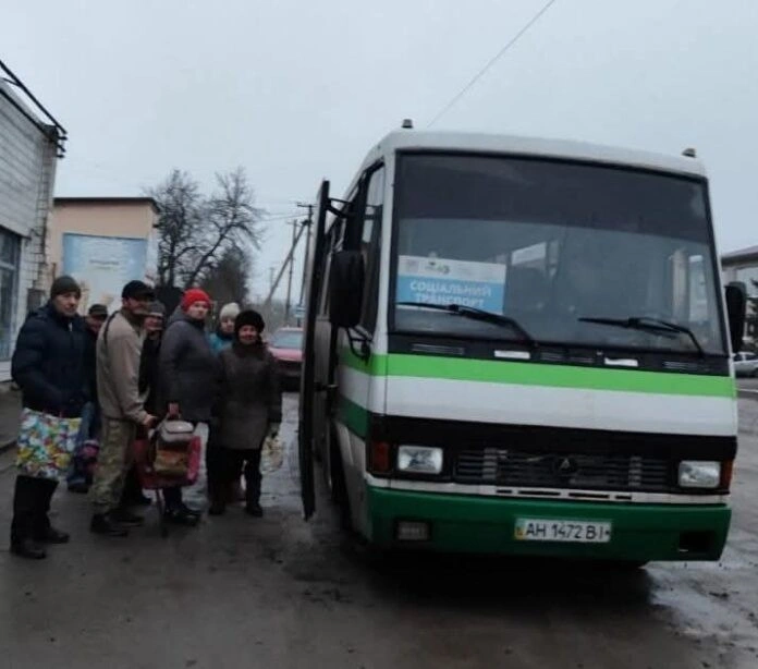 Безкоштовні маршрути для віддалених сіл: на Павлоградщині запрацювали соціальні автобуси