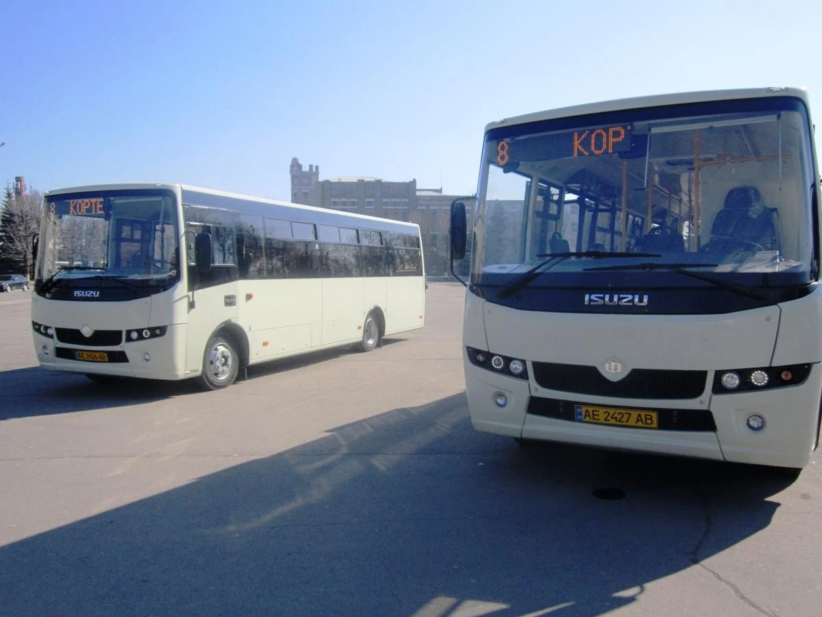 Святкові дні без змін: громадський транспорт курсуватиме за звичним розкладом