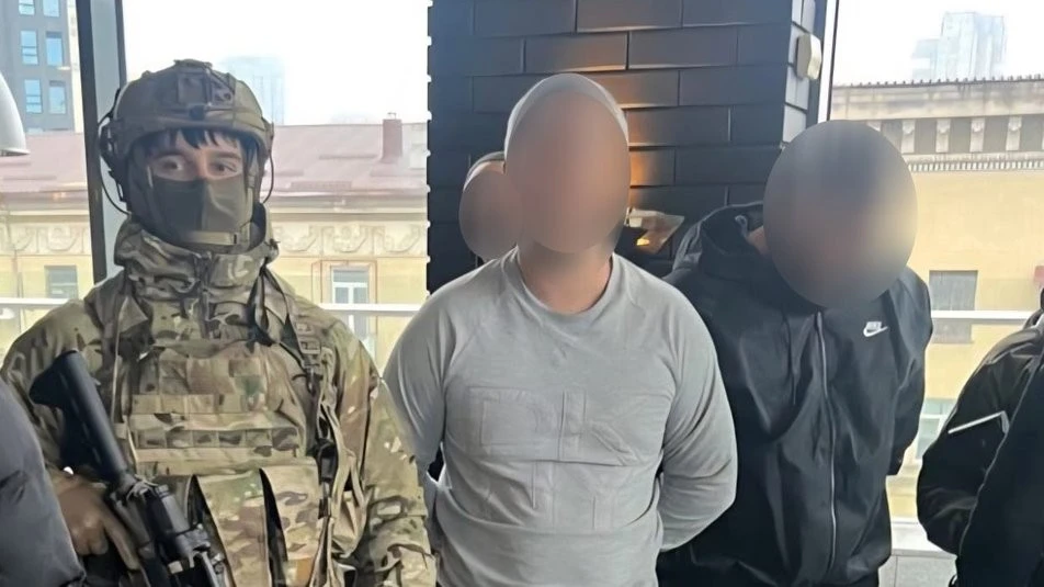 Вимагання під тиском: у Дніпрі затримали підозрюваних під час передачі грошей