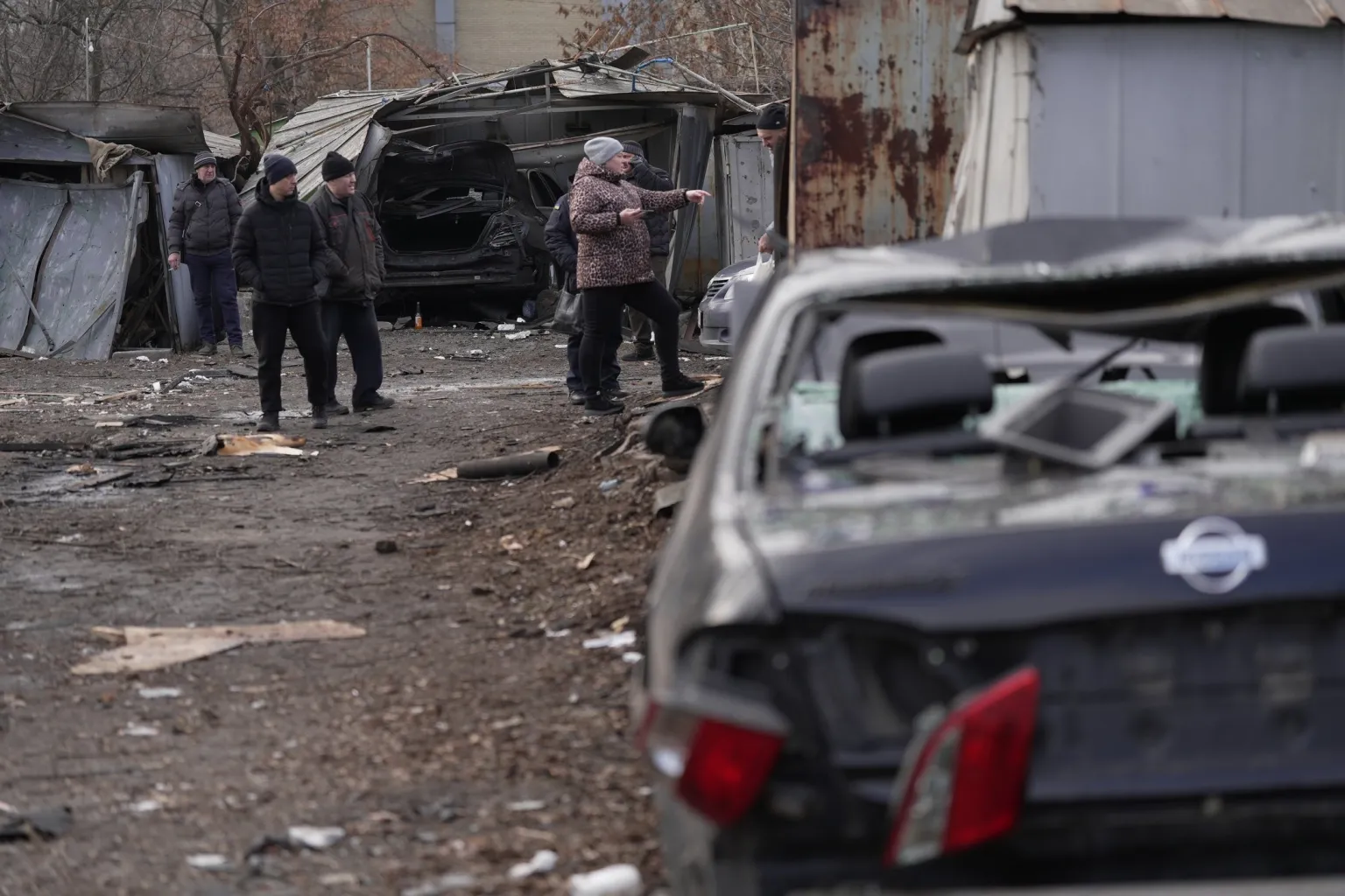Після нічних ударів: Дніпро зранку оглядає наслідки атаки дронів