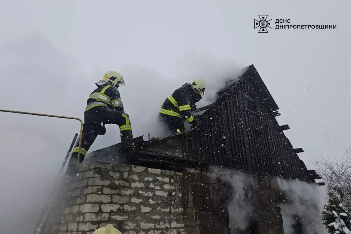 Ранкове займання у громаді: вогонь пошкодив літню кухню на Павлоградщині