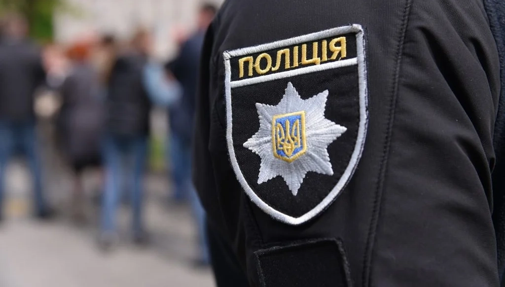 На центральній вулиці Дніпра знайшли тіло людини