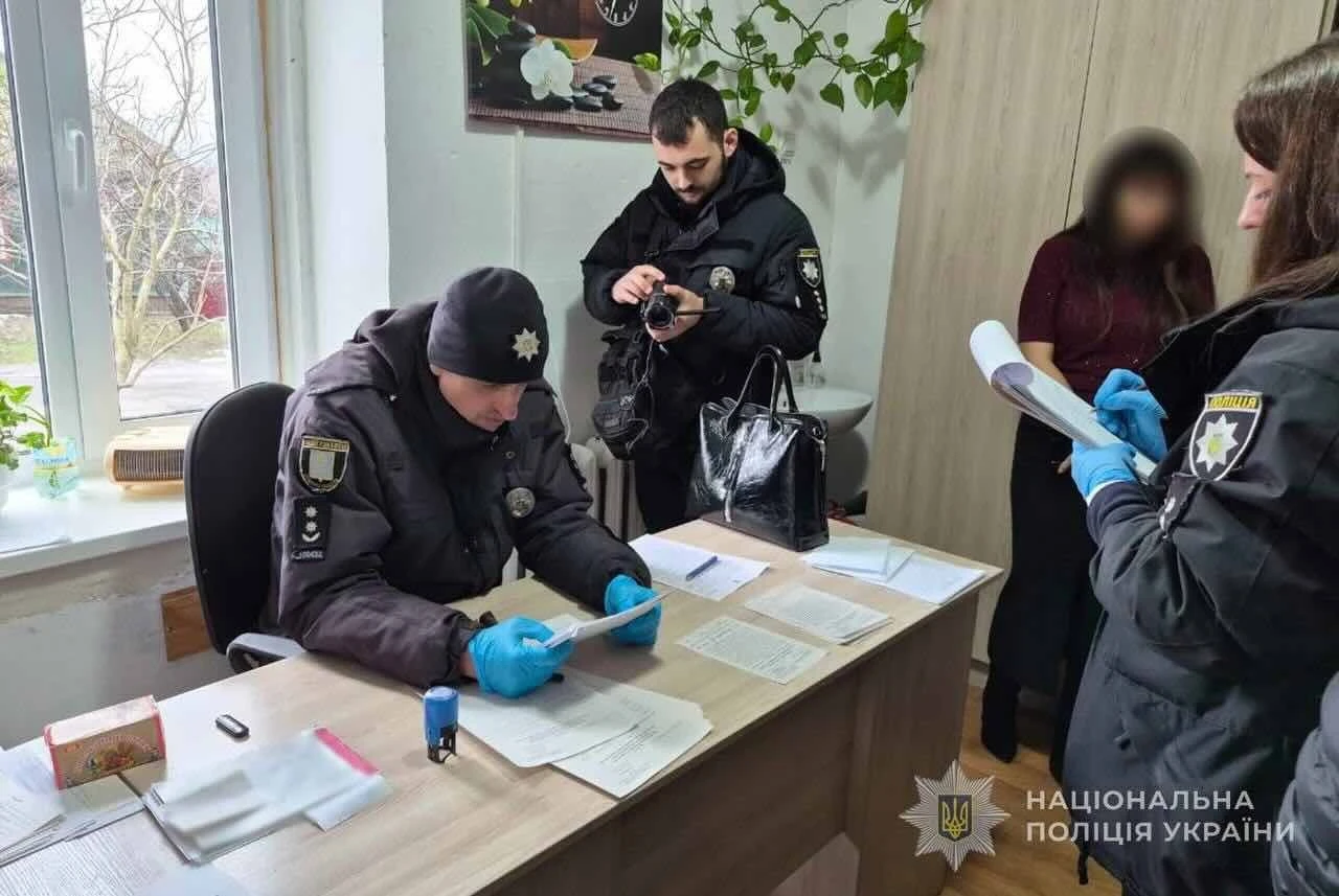 Довідки без лікарів і аналізів: в Охтирці викрили медичну схему для водіїв