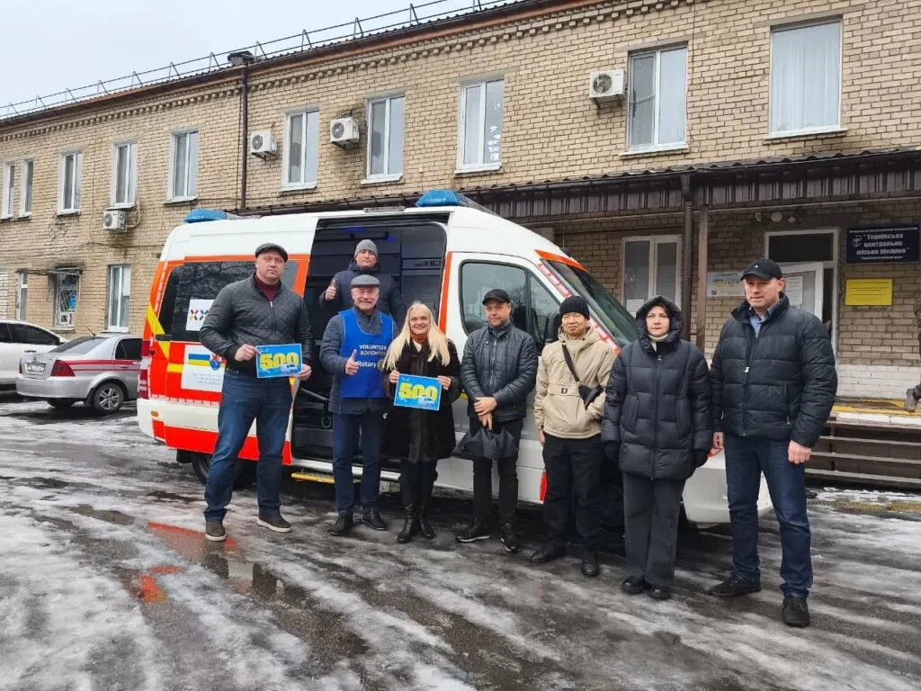 Медична підтримка з Європи: Тернівка отримала нову карету швидкої