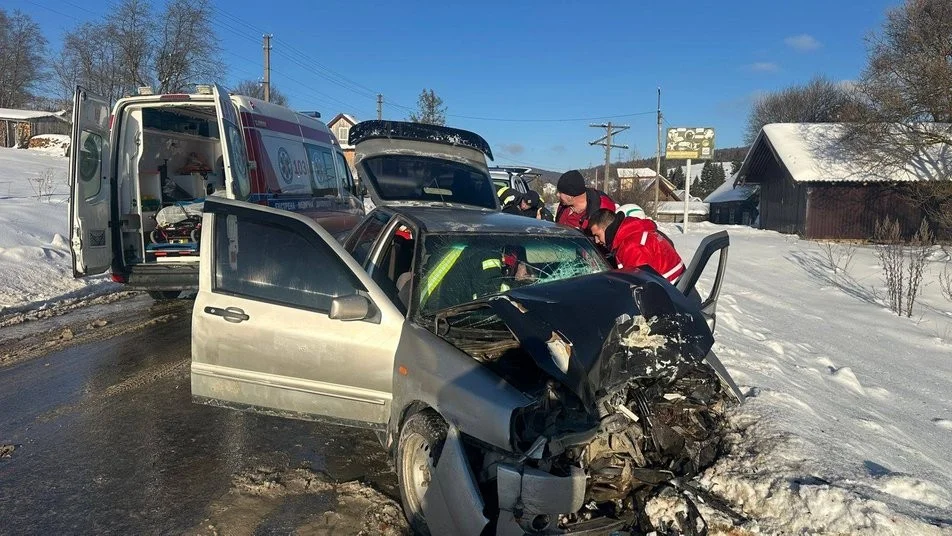 Зіткнення у Стрийському районі: госпіталізовано водія легковика
