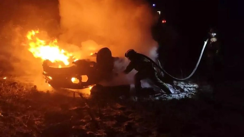 Нічна трагедія на Криворіжжі: у вогні після перекидання авто загинув молодий водій