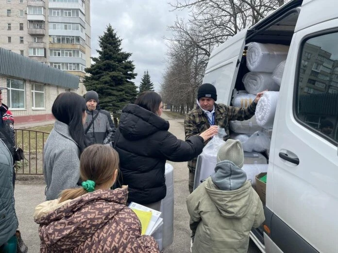 Побут з нуля: у Павлограді понад пів сотні родин переселенців забезпечили речами для дому