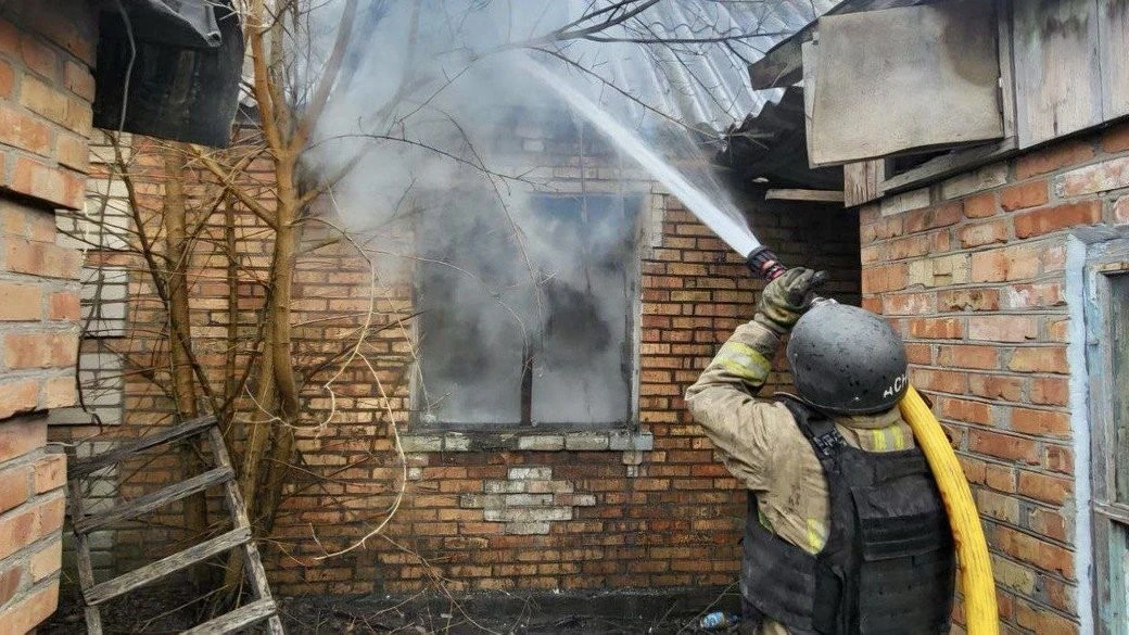 Понад 40 атак за добу: Росія тероризує чотири райони Дніпропетровщини артилерією та авіабомбами