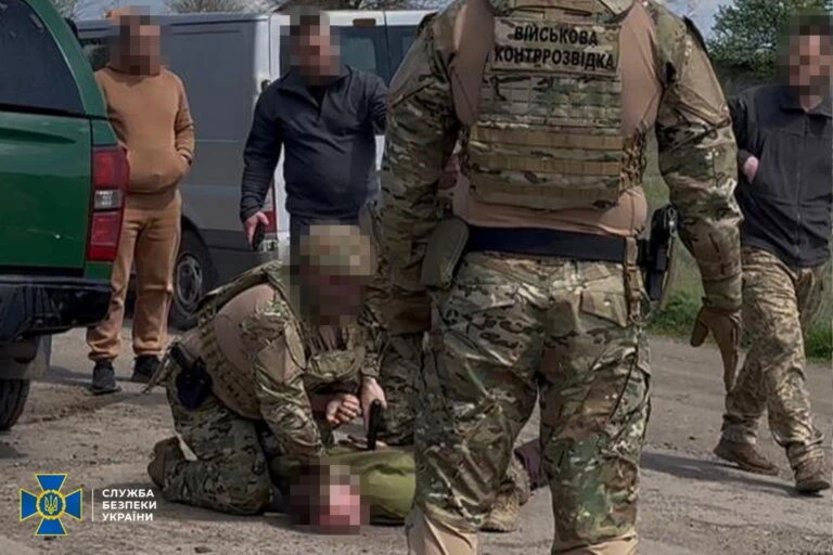 Стежив з даху і здавав координати: на Дніпропетровщині викрили коригувальника дронових ударів