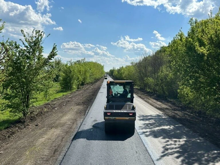 На трасі між Мерефою, Лозовою та Павлоградом оновили майже 40 тисяч квадратних метрів покриття