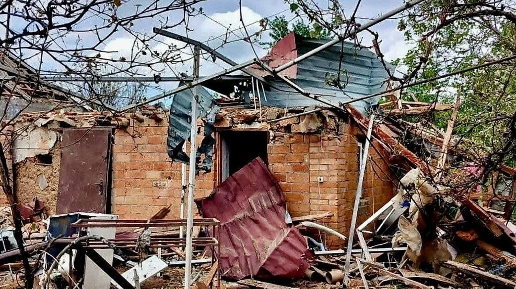 Понад 20 пошкоджених авто і двоє поранених – Дніпропетровщина пережила десятки атак за день