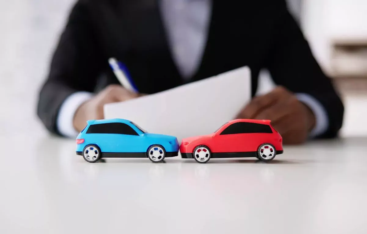 Что делать после ДТП: как работает полис обязательного автострахования