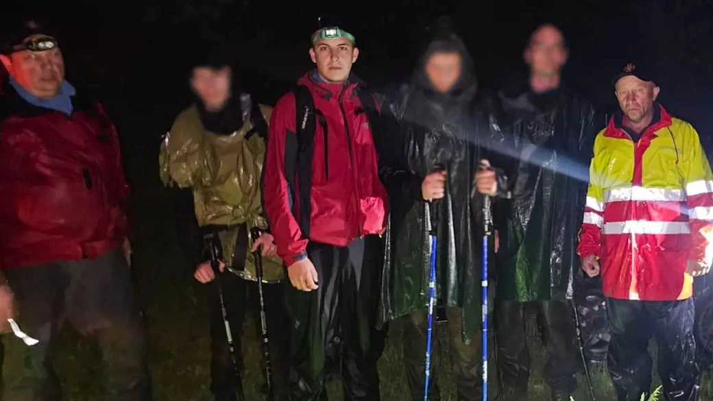 Рятувальна операція у Карпатах: туристи зникли під час зливи