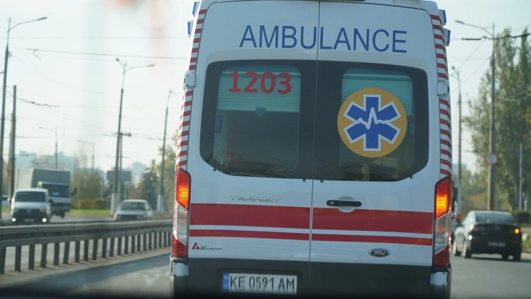 Алкоголь та пірнання: на Дніпропетровщині двоє відпочивальників опинилися в реанімації