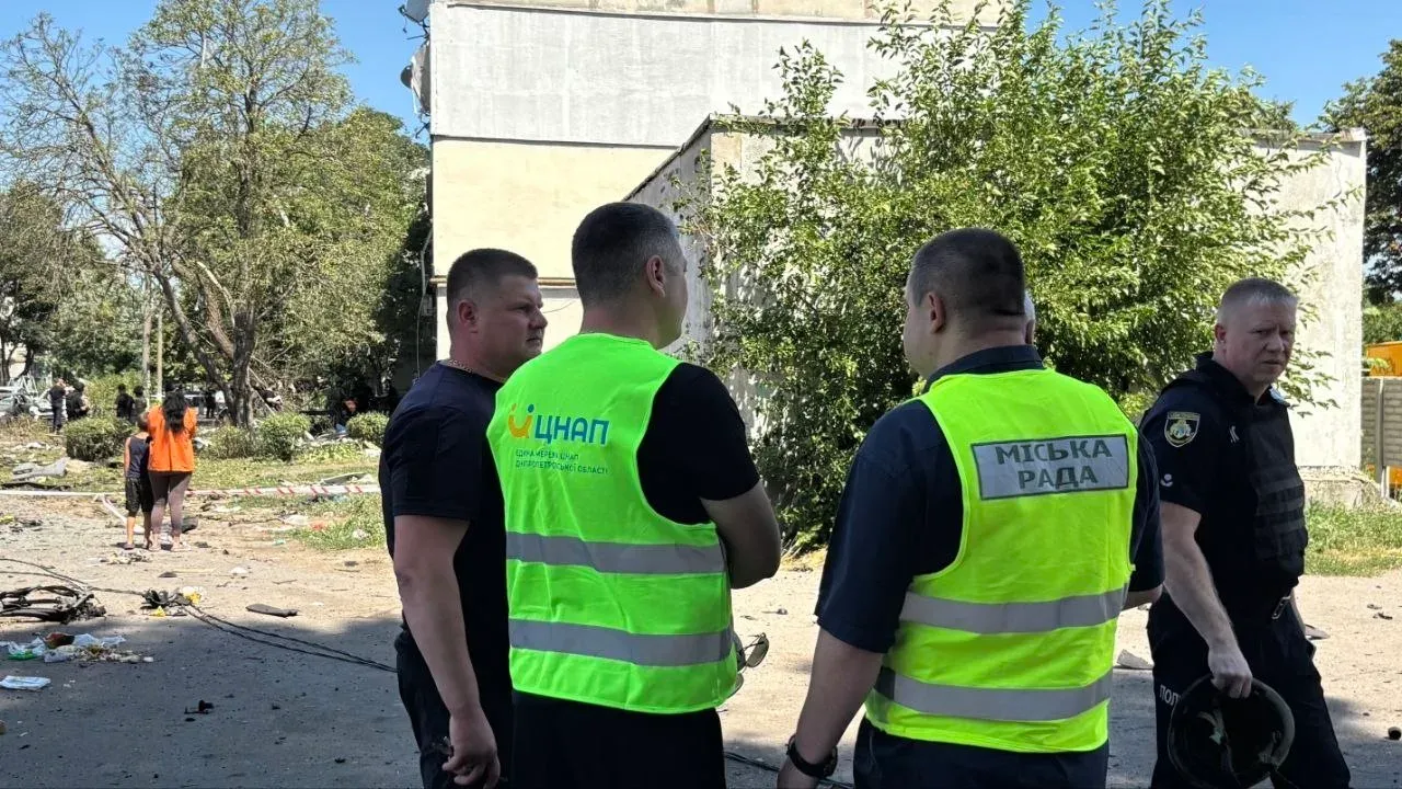 Павлоград оговтується від удару авіабомбою