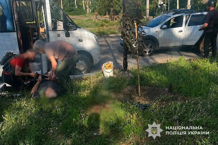 Трагедія у Марганці: окупанти атакували FPV-дроном автобус із працівниками